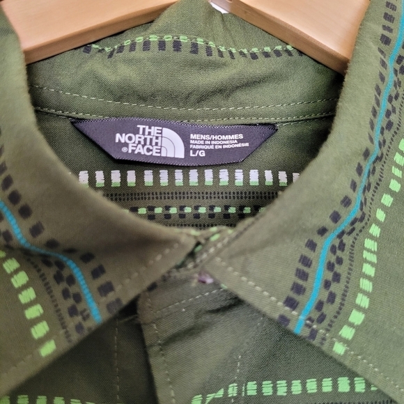 THE Northface Patterned Button-down Shirt - Picture 6 of 8